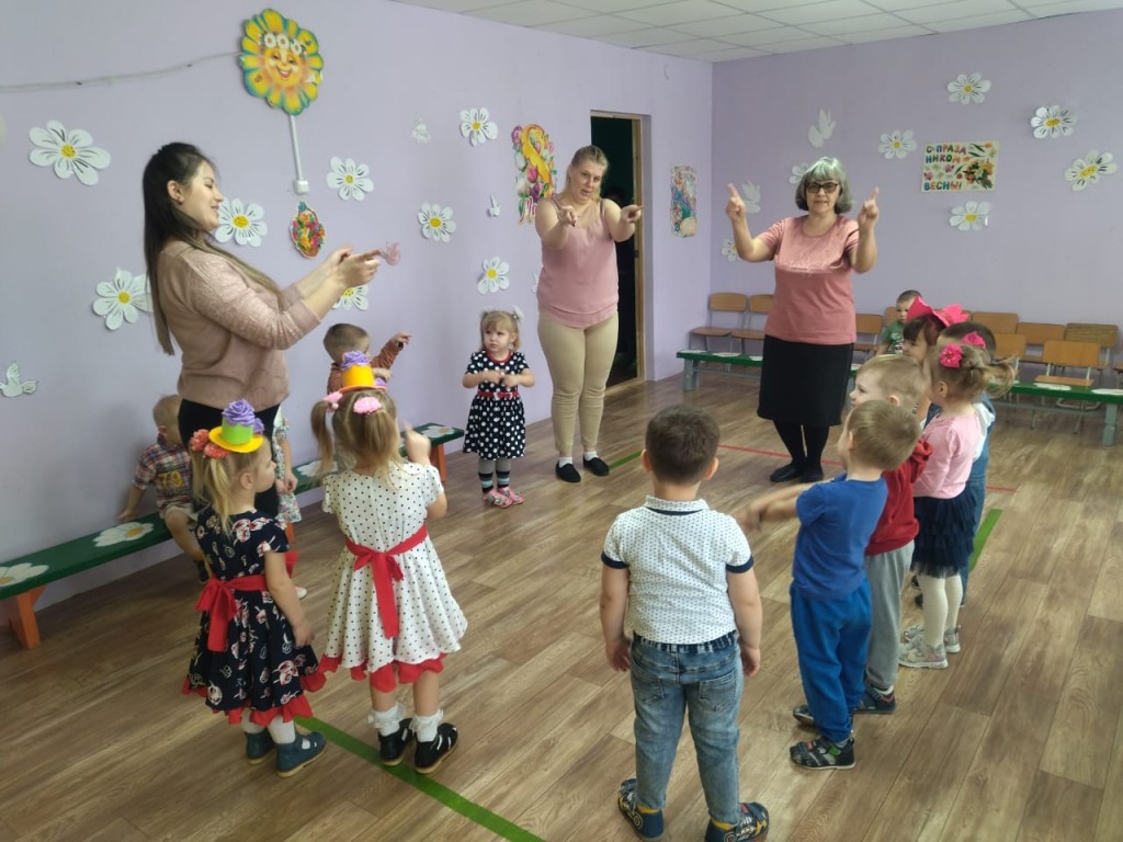 Праздник 8 Марта "Дом мод" 1