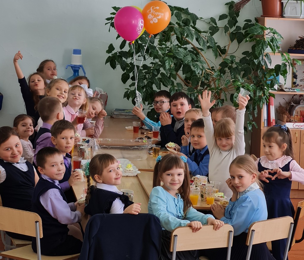 Международный женский День 0